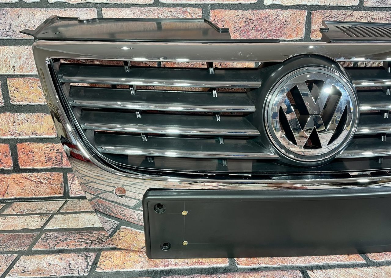 Решётка радиаторная новая Volkswagen passat B6 3C0853651