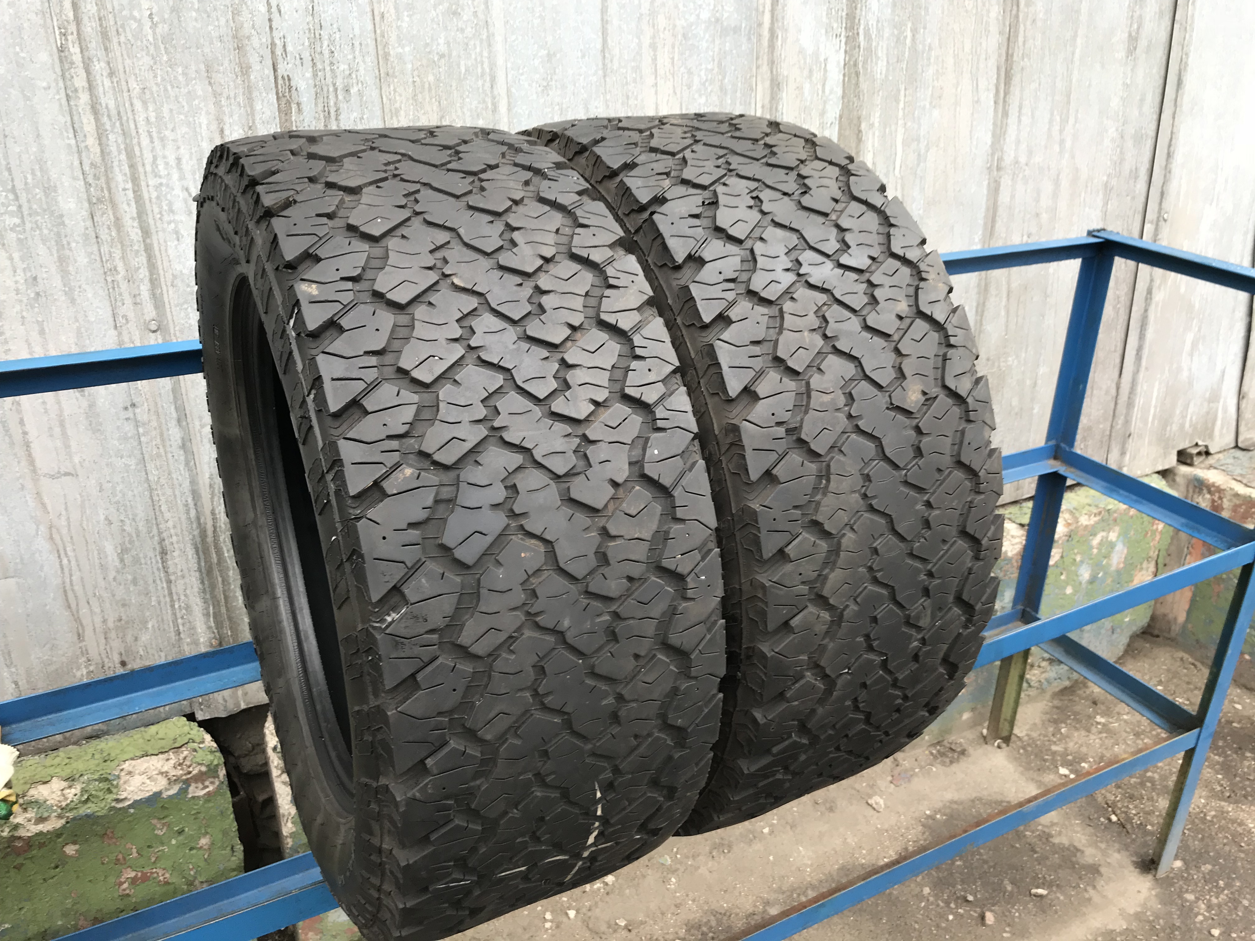 Шины r20. 305/50 R20. Шины 305 50 r20. Максис 305 50 r20. 305/50 / R16.