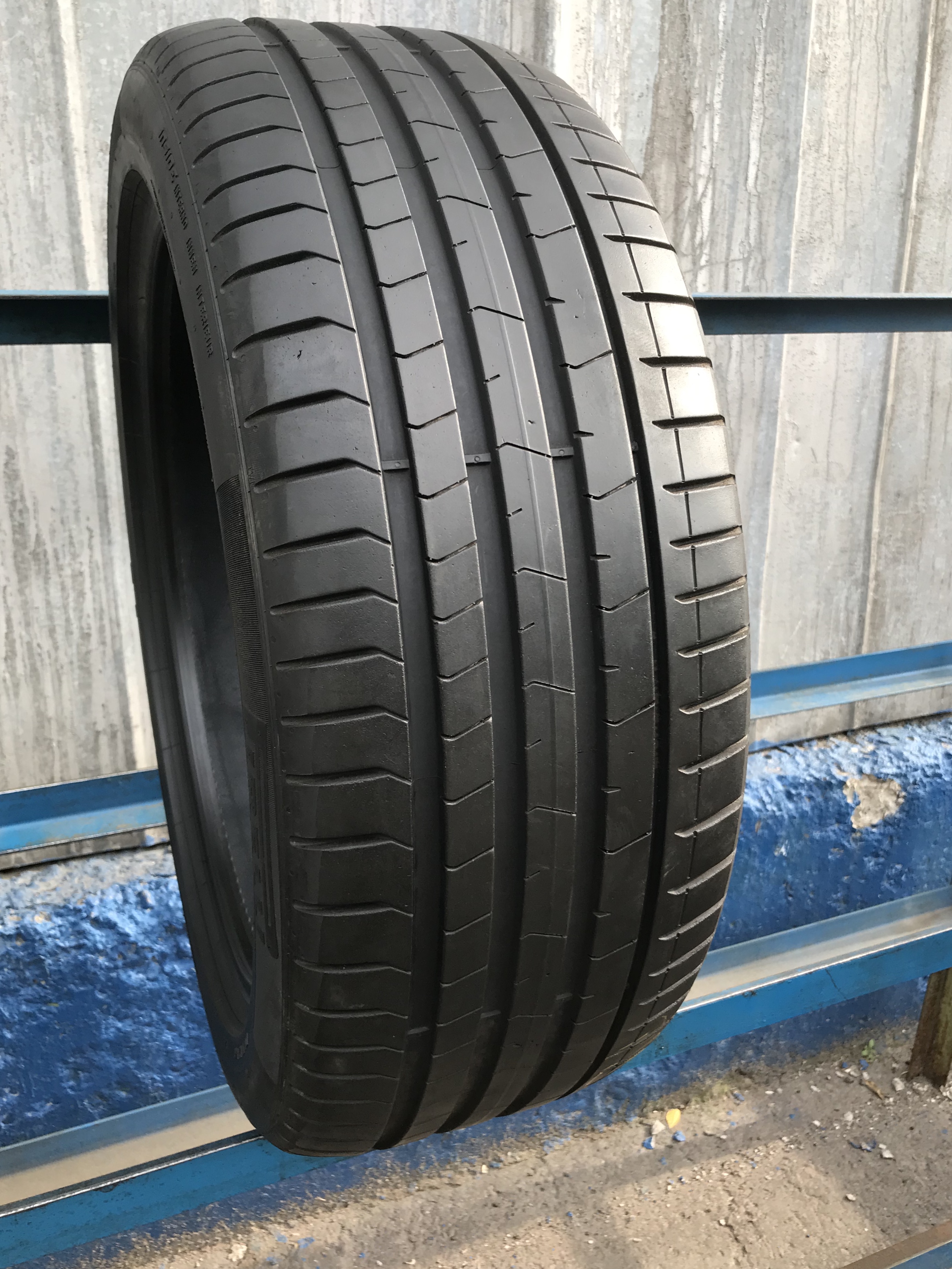 245 45 r19 michelin. 245/45 R19. Шины 245/45 r19. 245/45/19 Yokohama. Континенталь шины лето 245 45 19.