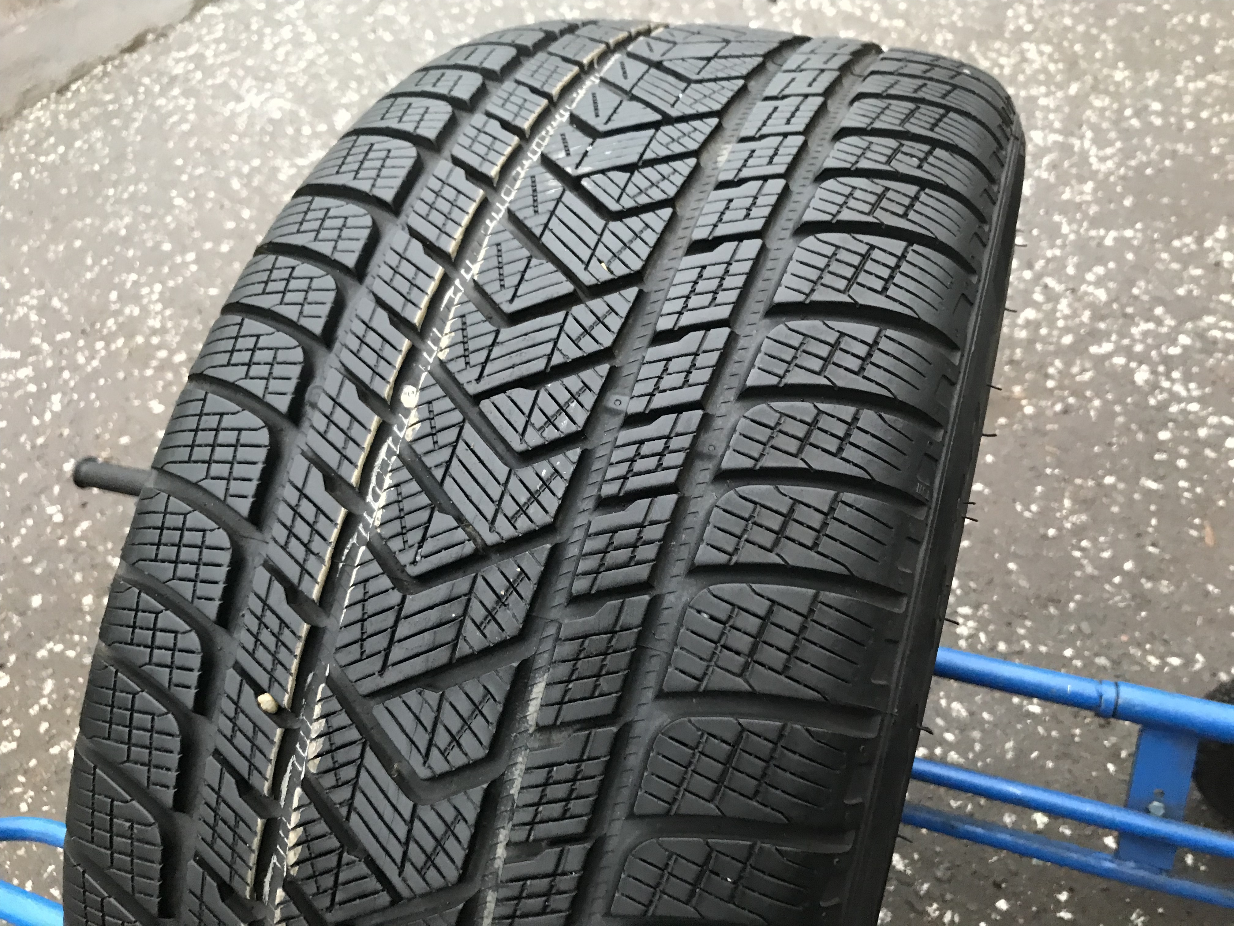 Зимние шины 285 45 r19. Pirelli Scorpion Winter. Pirelli Scorpion Winter 275/40 r22. Pirelli Scorpion Winter 285 40 r20. Pirelli Scorpion Winter 235/55 r19.