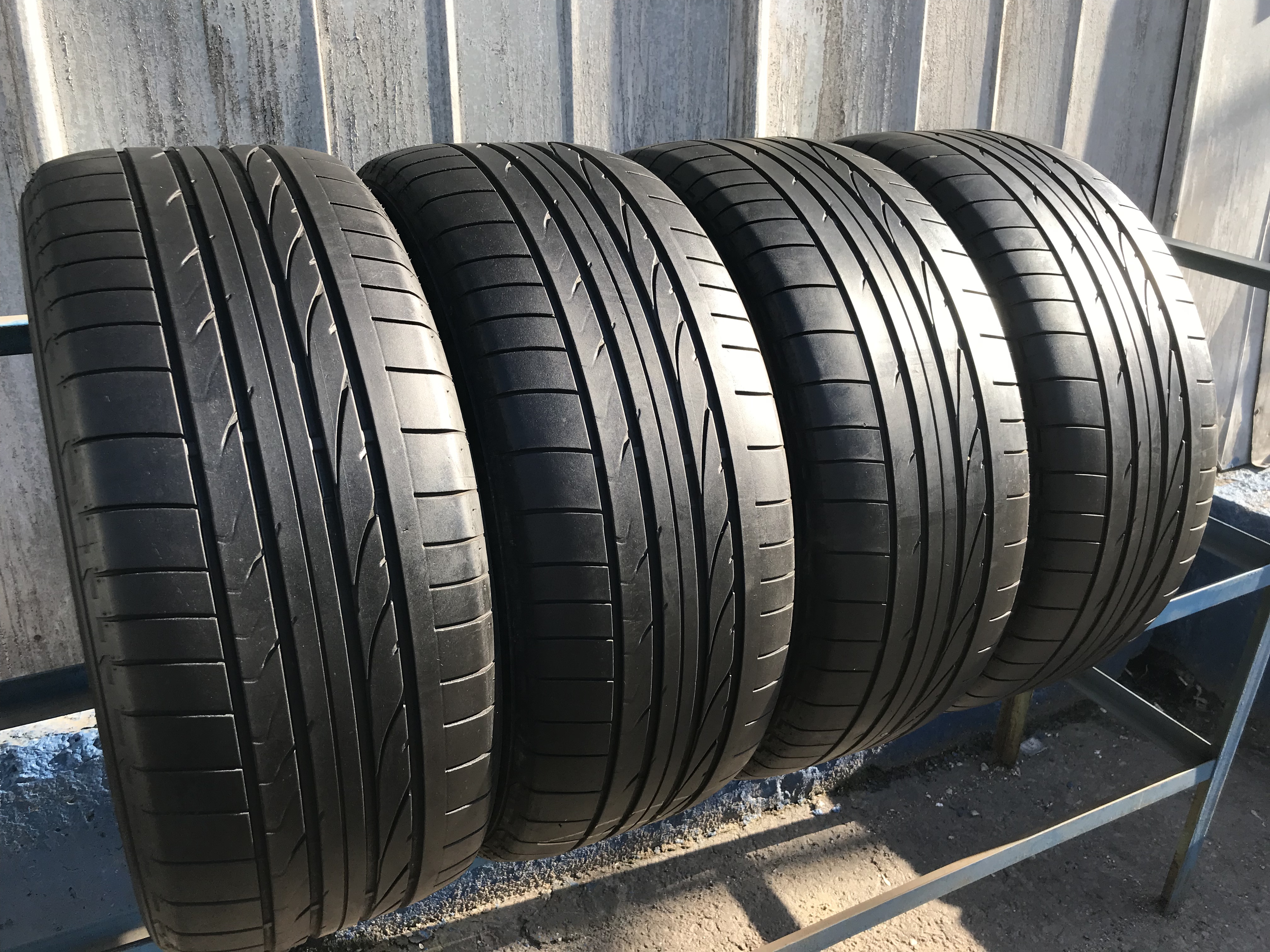 Летняя шины 275 r20. 275/45 R20. Автошина 275/45r20. Bridgestone r20 Dueler.