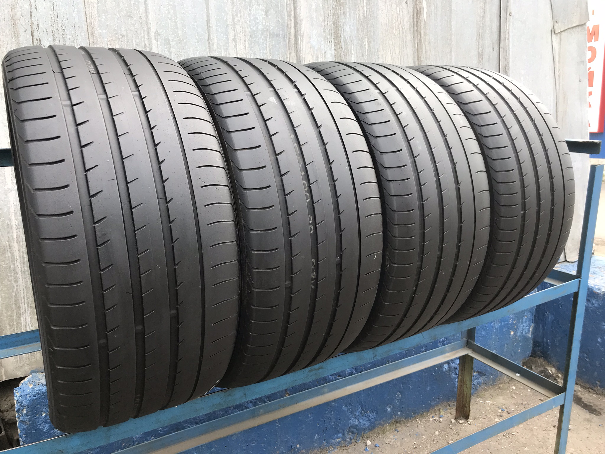 Летняя шины 275 r20. Yokohama Advan Sport v105 275/45 r20. Yokohama Advan v105 265/40r20. 275/45 R20. Шины Yokohama Advan Sport.