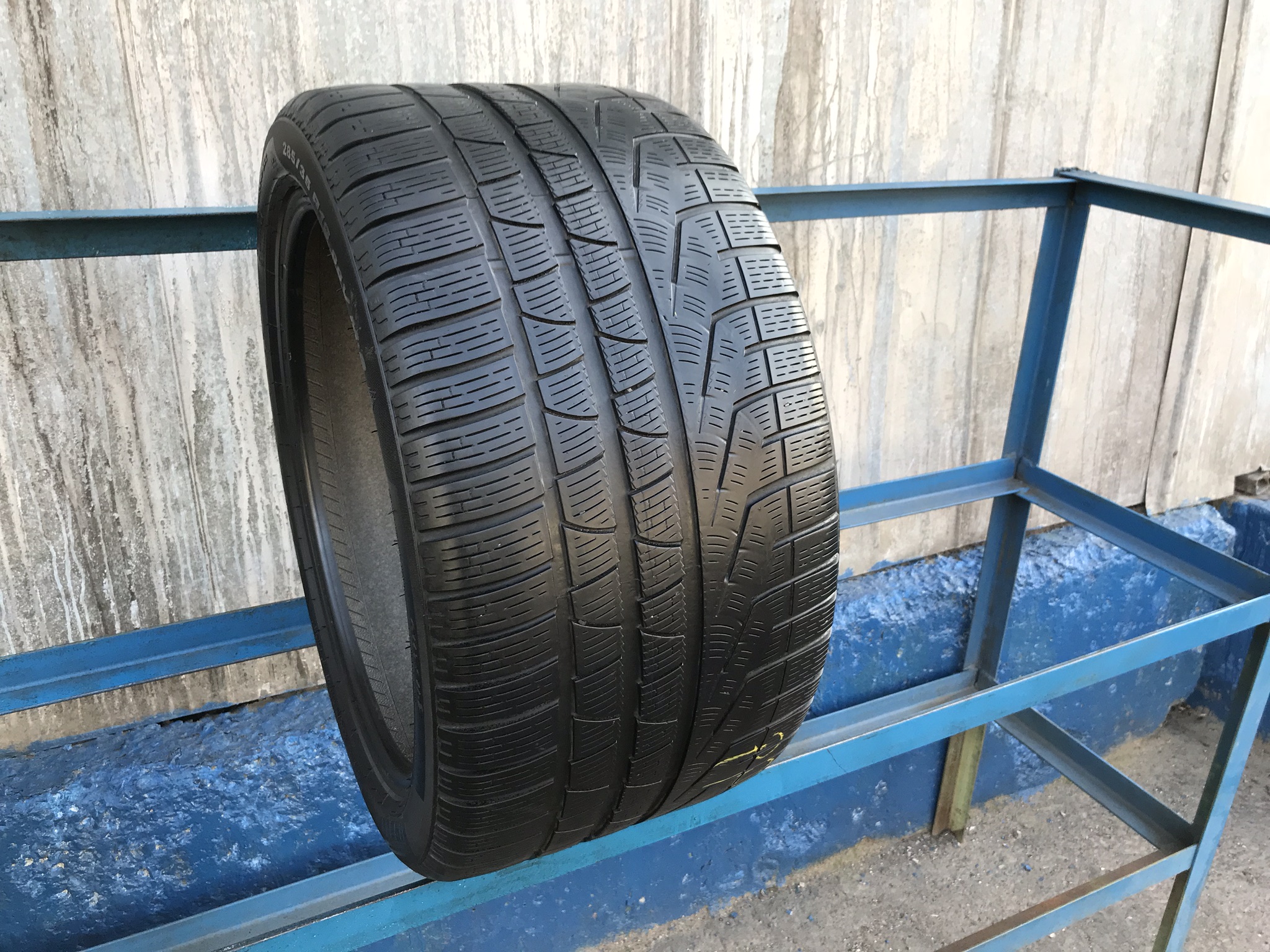 Зимние шины 285 45 r19. 285/45zr19 111y xlroadx rxmotion u11.