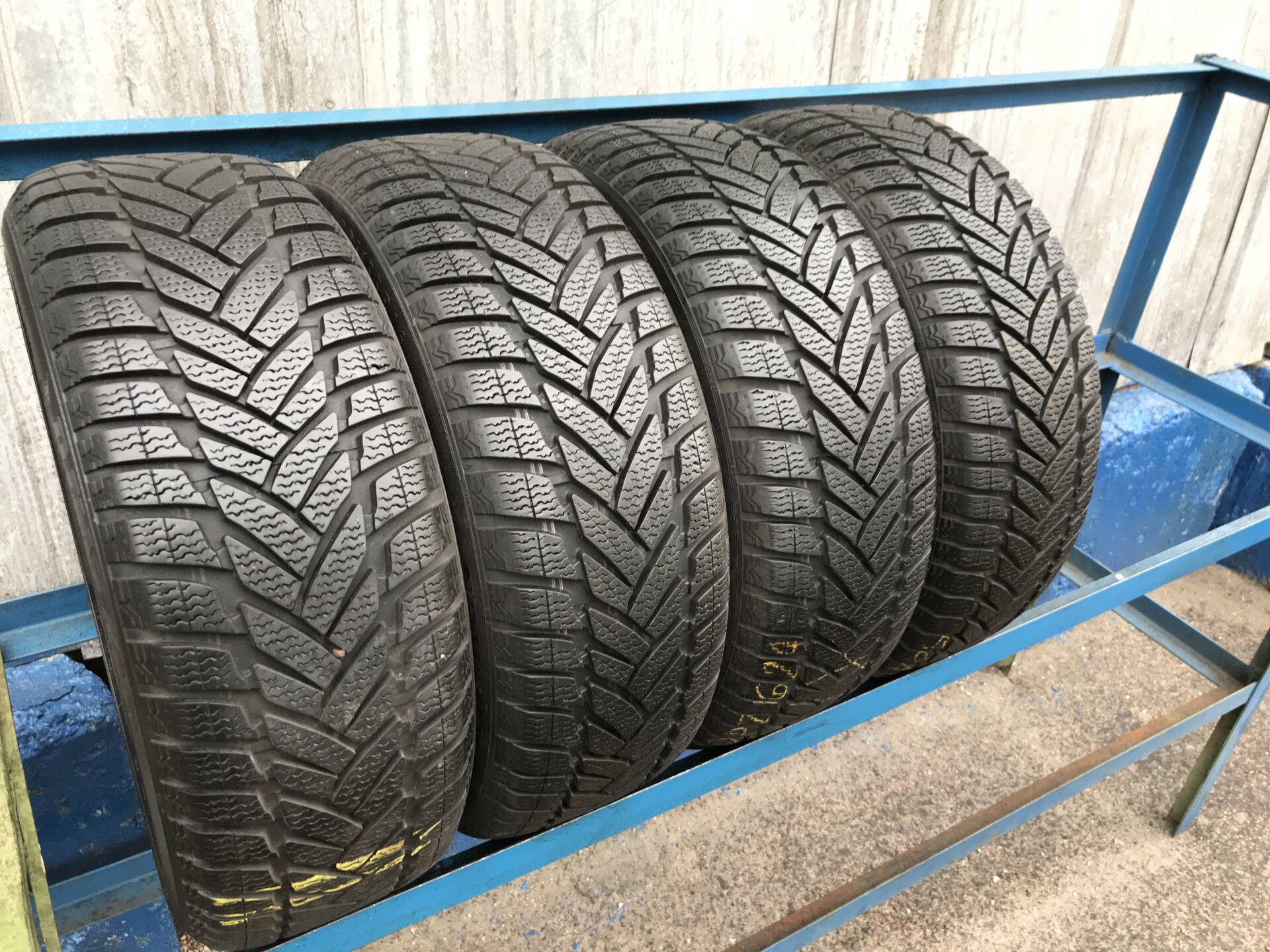 Зимняя резина r19 275. 245/40 R19. Резина 245 40 19. Kumho Road Venture St kl16 235/65r17. 275/40 R19 ts830p CONTIWINTERCONTACT 101v Continental.