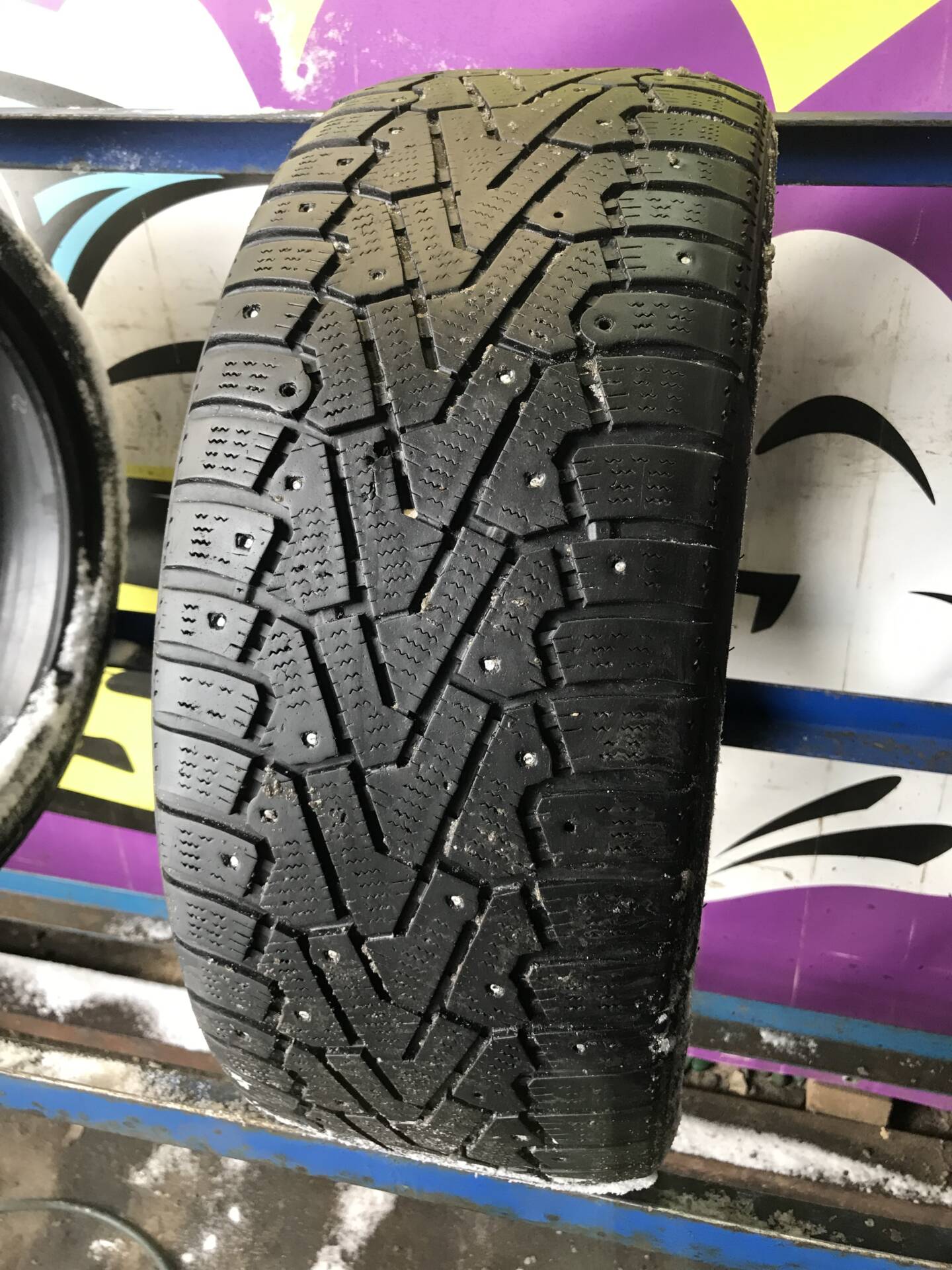 Резина нокиан 18. 225/45/18 Pirelli Ice Zero. Nokian Hakkapeliitta 7 новая. Шины Nokian Hakkapeliitta 7 255/45 r18. R18 Пирелли зимние.