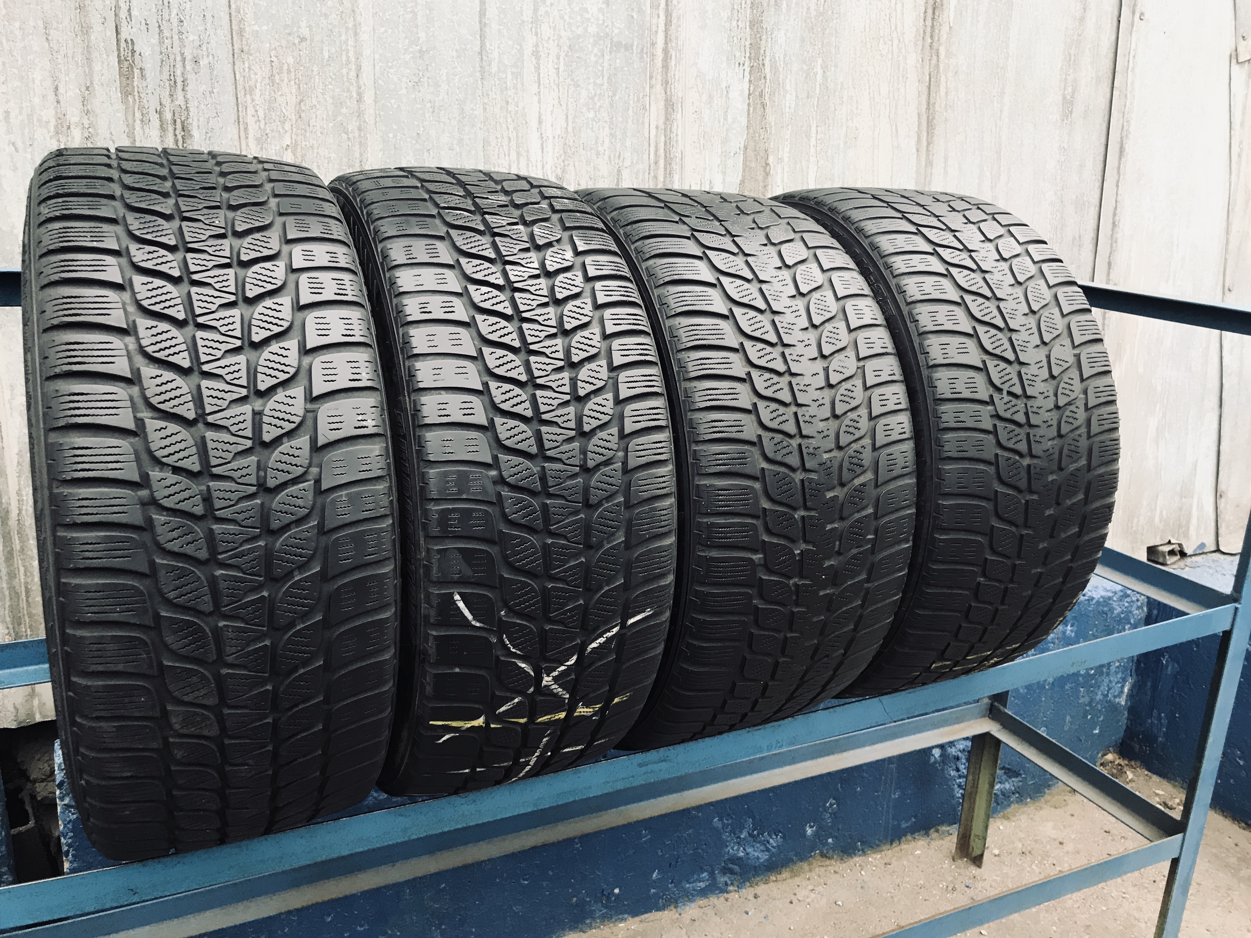 Шины bridgestone blizzak lm 25. 285/35/20 Bridgestone. Blizzak lm25. Blizzak Ice 255/35 r0. 285/35/20 V104 Pirelli wsz s3.