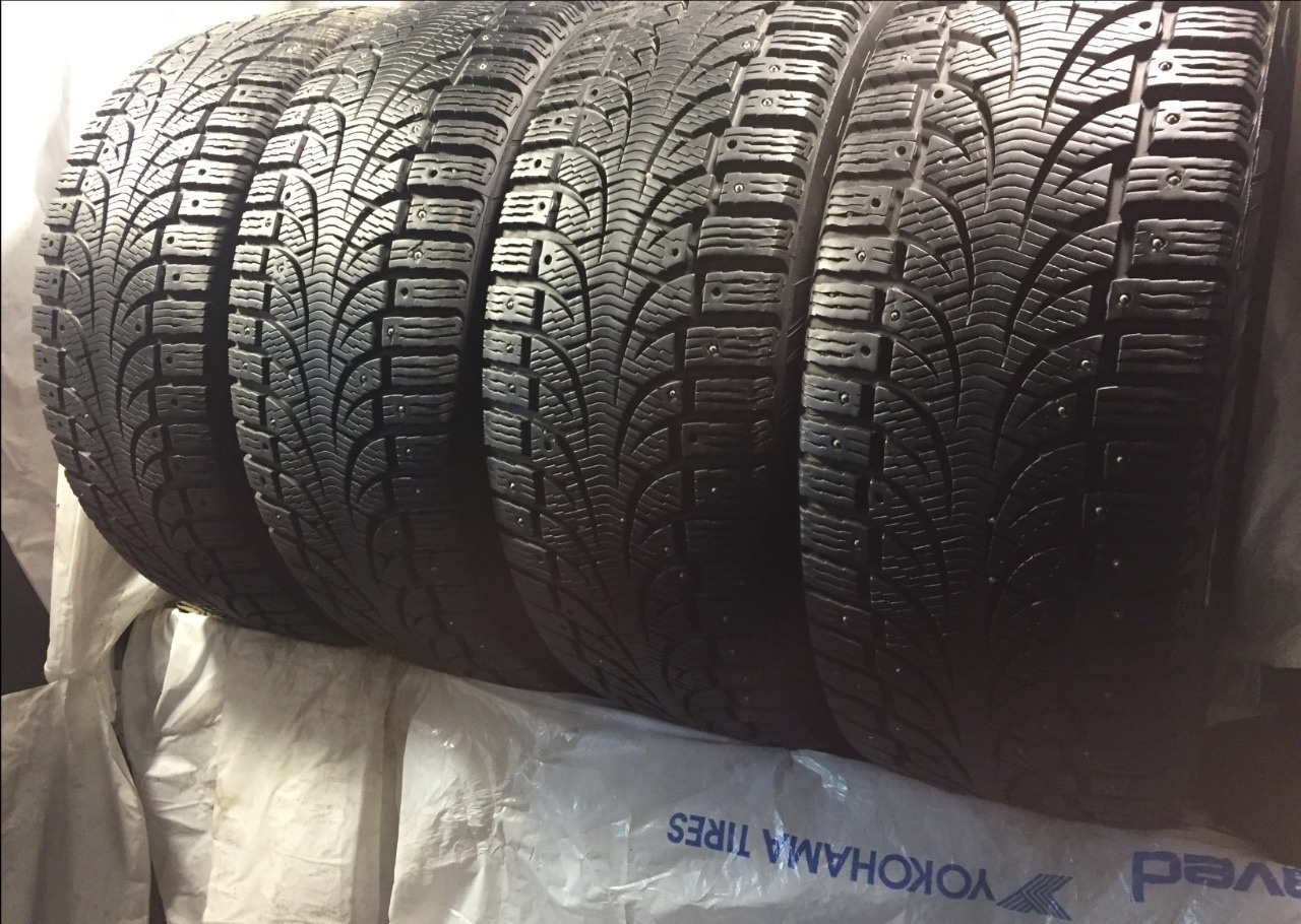 Pirelli winter carving. 235 55 17 Зима. Автомобильная шина Pirelli Winter Carving 235/55 r17 99t зимняя шипованная. 235/55 R17 зима купить.