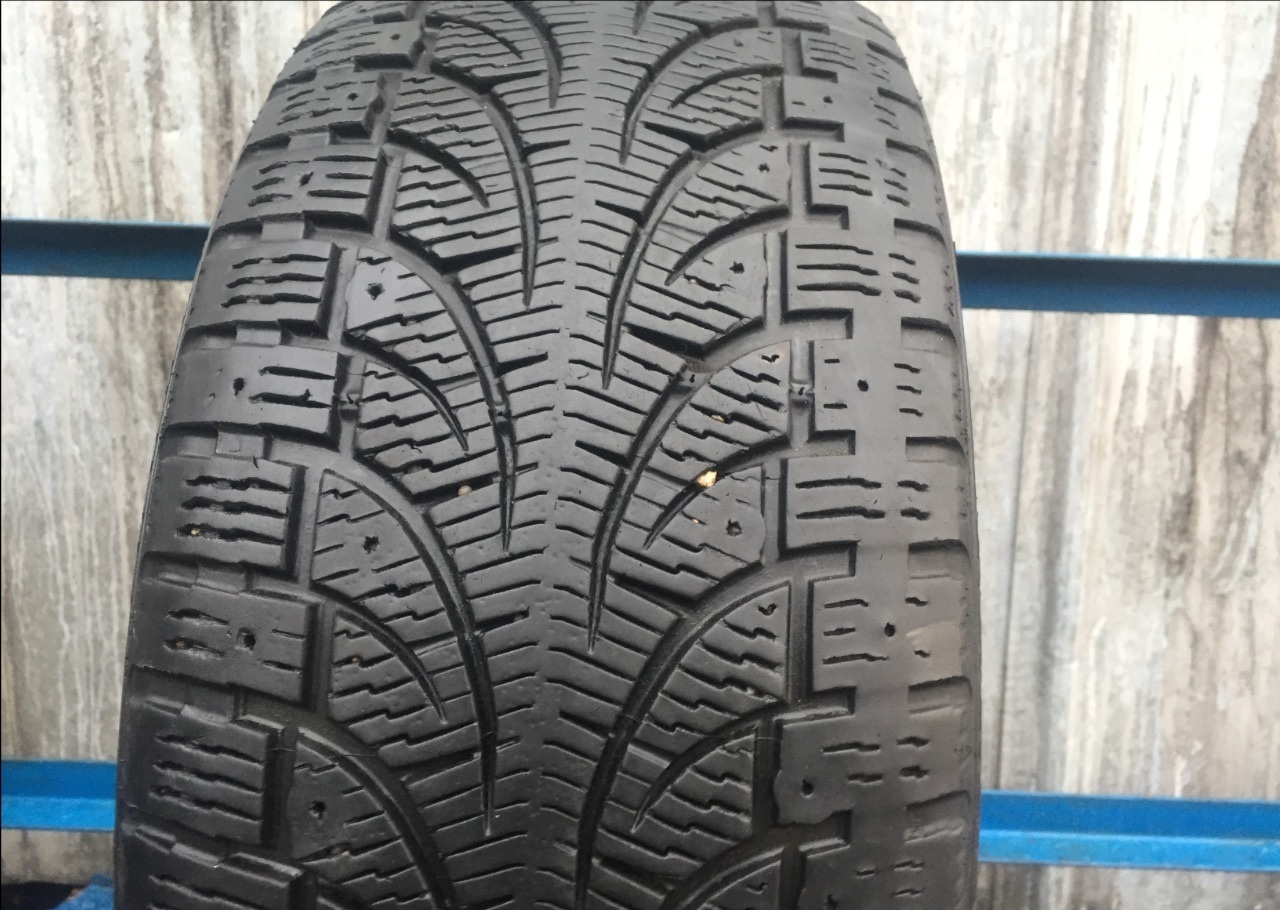 Pirelli winter carving. Шины Pirelli Winter Carving. Шина Пирелли Winter Carvin r16. Автомобильная шина Pirelli Winter Carving Edge 245/40 r20 99t RUNFLAT зимняя шипованная. Автомобильная шина Pirelli Winter Carving 245/40 r18 97t зимняя шипованная.