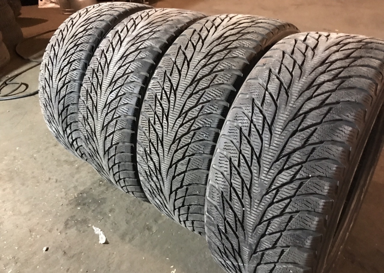 Зимняя шина 245 50 r19. Hakkapeliitta r2. Nokian Tyres Hakkapeliitta r2. Hakkapeliitta r2 r18 235 45. Нокиан хакапелита р2 225 50 р17.