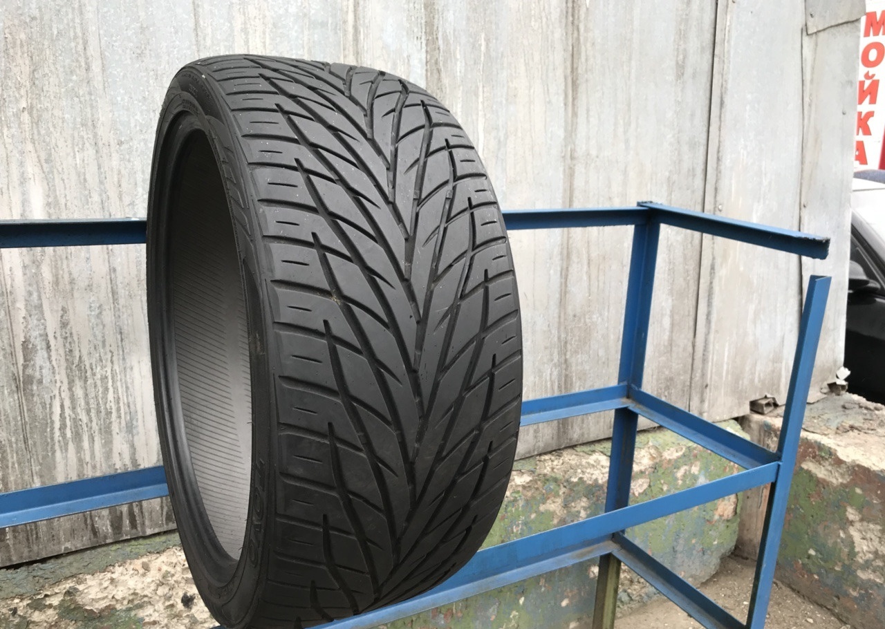 Шины 22 летние купить. Резина 285/35r22. Toyo 285/35 r20. 285 35 R22 Pirelli. 285/35 R22.