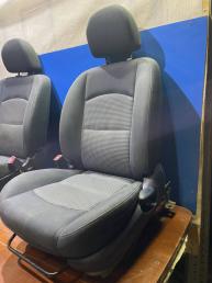 Сиденья комплект Mazda Demio 