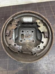 Пыльник тормозного барабана Mazda Demio DY3W 