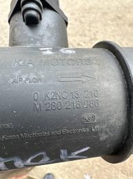 Датчик массового расхода воздуха ДМРВ Kia Spectra 0K2NC13210