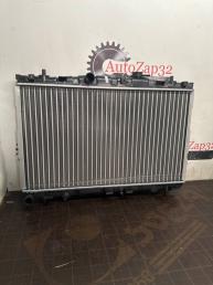 Радиатор охлаждения Hyundai Elantra XD 253102D110