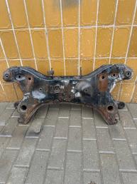 Подрамник двигателя Hyundai Getz 624011C100