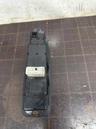 Блок управления стеклоподъемниками Hyundai Elantra XD 935702D000