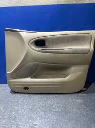 Обшивка двери передней правый Mazda MPV LC7068420F80