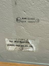 Стекло передней правой двери Kia Spectra 0K2A158511