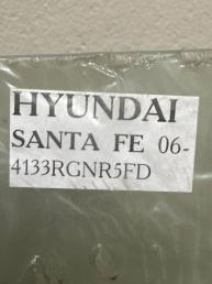 Стекло передней правой двери Hyundai Santa Fe 3 824212B011