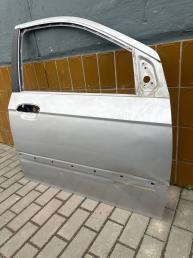 Дверь передняя правая Hyundai Getz 761211C010