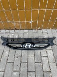 Решетка радиатора Hyundai Solaris 1 86351R000