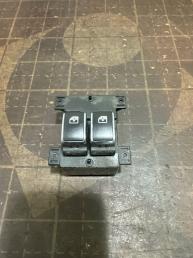Кнопка стеклоподъемника задняя Hyundai Equus 93580-3N1504X