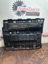 Кронштейн заднего бампера правый Hyundai Equus 86614-3N700