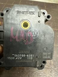 Моторчик заслонки печки передняя Mazda MPV  063700-6351
