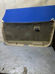 Обшивка крышки багажника Mazda MPV    LC6268960