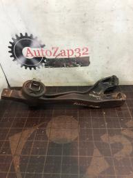 Кронштейн редуктора Mercedes W639 Vito Viano А6393530495 А6393530495