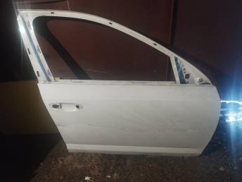 Дверь передняя правая Skoda Octavia A7 5e000000