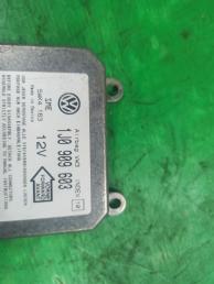 Блок управления аирбег Октавия тур 6q0909601