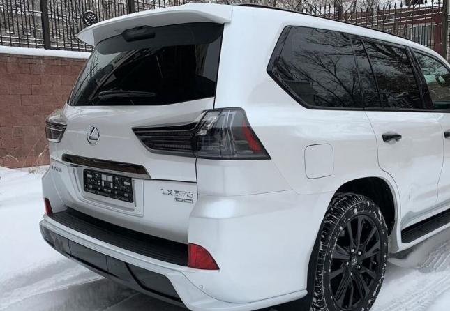 Оптика задняя Lexus LX570 Black Vision 2018 81561-60B50