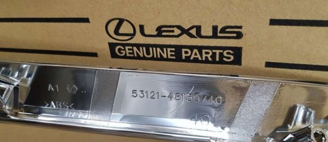 Молдинг решетки радиатора Lexus RX 2015-2019 5312153122