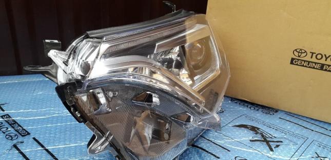 Фара Левая LED Toyota RAV4 2015-2019 81185-42680