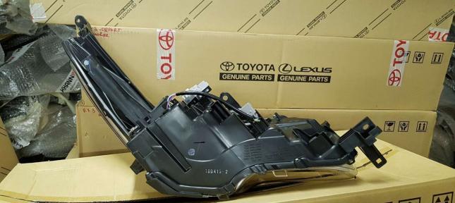 Фара левая Toyota Fortuner 2016-2020 81150-0KG41