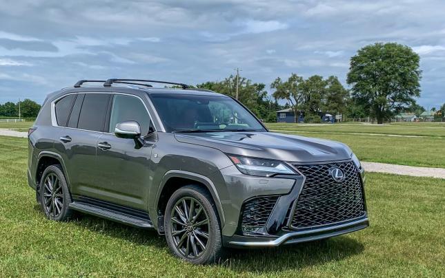 Накладка бампера Lexus LX600 F-Sport 2021-2024 New 52129