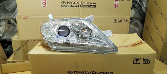 Фара галогеновая Toyota Camry 2006-2009 81130-33611