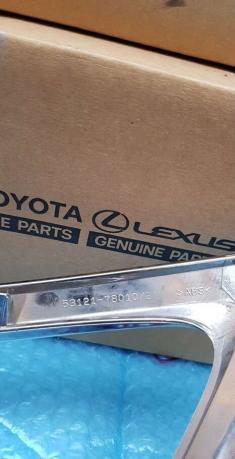 Молдинг решетки радиатора Lexus NX 2014-2017 53121-78020