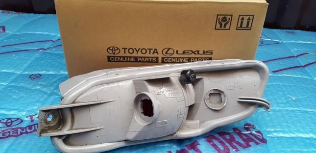 Противотуманка задняя Lexus RX 2003-2009 