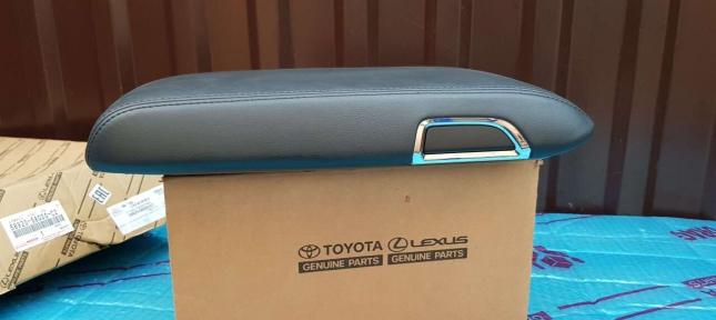 Крышка подлокотника Toyota Alphard 2015-2021 58920-58020-C2