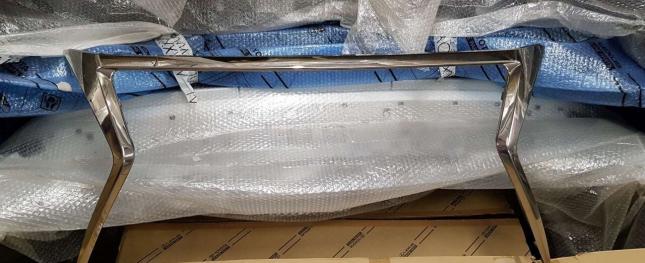Хром решетки радиатора Lexus GX460 2014-2021 53121-60190
