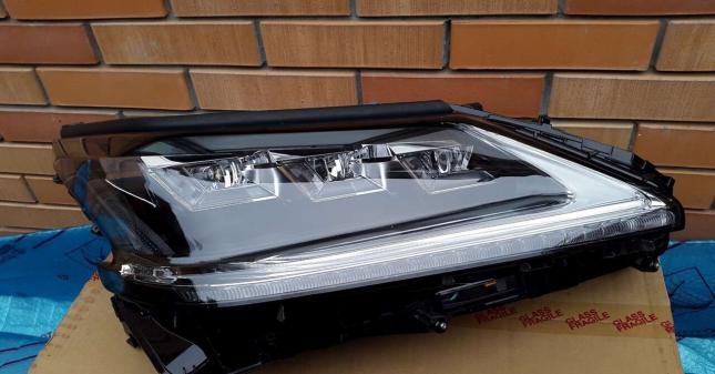 Фара Lexus LX 450D 2015-2022 81185-60J60