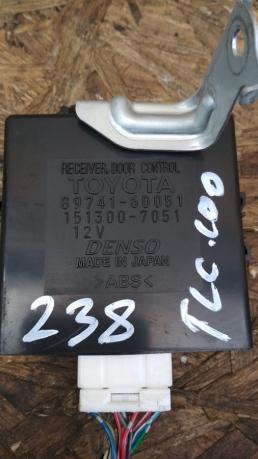Блок Toyota Land Cruiser 100 door control 89741-60051