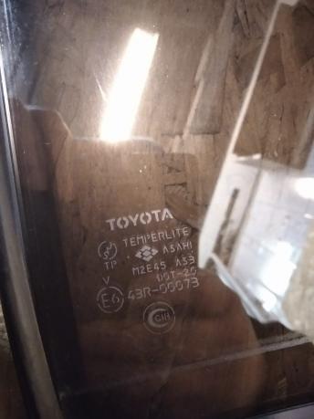 Форточка двери Toyota Land Cruiser 100 з.пр. GRAY  68123-60180