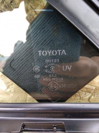 Форточка двери Toyota Camry V40 68124-33060 68123-33060