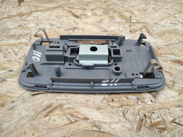 Плафон салона Toyota 4Runner 215 средний Stone 81240-33030-B2