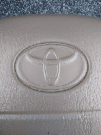 Подушка безопасности Toyota Land Cruiser 100 в руль OAK 45130-60230-E0