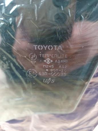 Стекло двери Toyota Camry V40 переднее правое 68101-33130