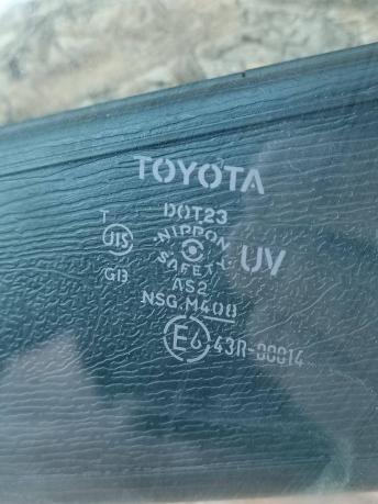 Стекло двери Toyota Camry V40 заднее правое 68113-33150